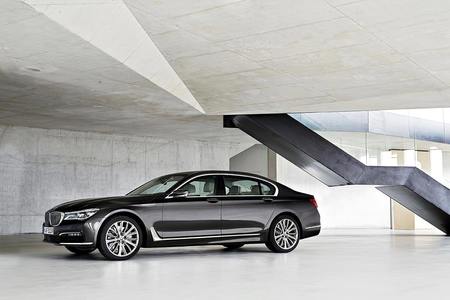 Hire and rental BMW 7 series with driver in Baku at low prices