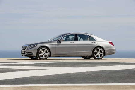 Hire and rental Mercedes S-class with driver in Baku at low prices