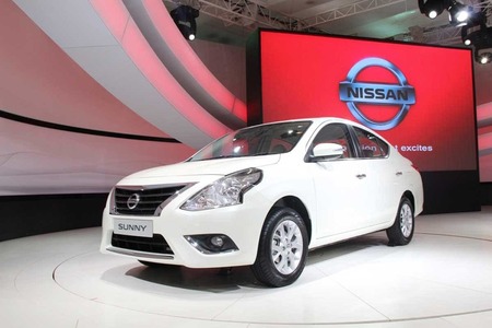 Voiture de location Nissan Sunny à Bakou à bas prix